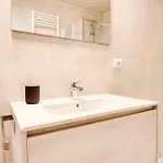 Hostmate - - Imperia's Warm - Romolo Iulm Διαμέρισμα *