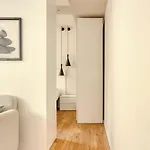 Hostmate - - Imperia's Warm - Romolo Iulm * Μιλάνο