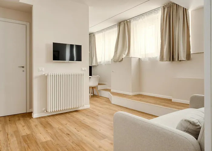 Hostmate - - Imperia's Warm - Romolo Iulm Milan
